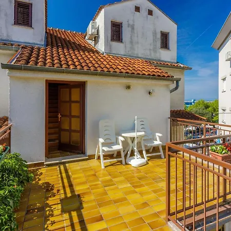 Apartment Ivica *