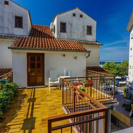 Ivica Apartment *