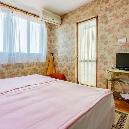 Ivica Apartment *